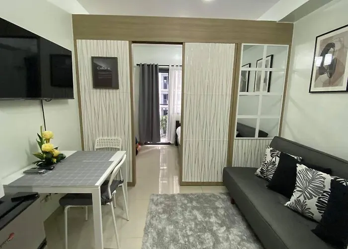Shore D21 Shortwalk Moa Balconypoolview Manila